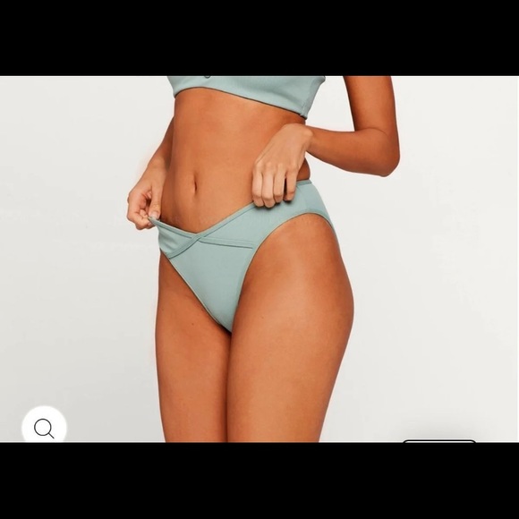 💛SALE* •LAST CHANCE• L*Space bikini set - Picture 4 of 5